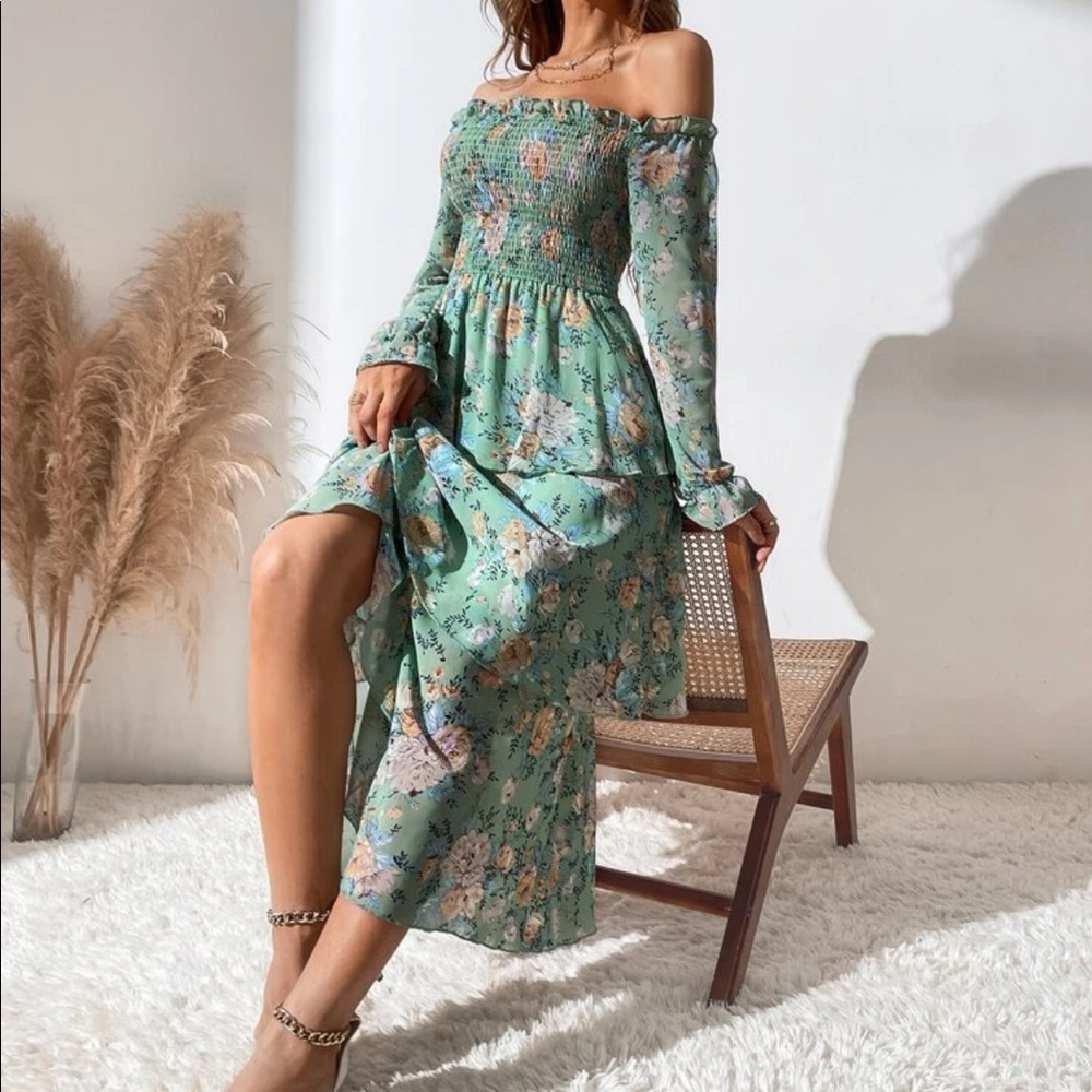 Boho floral print  off shoulder shirred layered hem maxi dress - Picture 15 of 15
